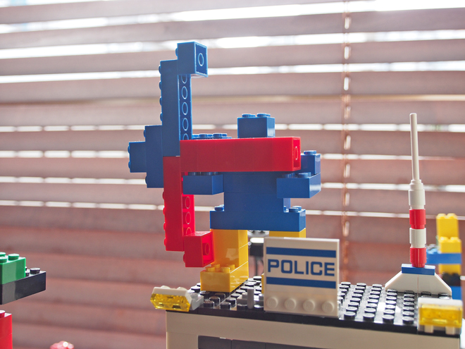 レゴの簡単ロボット、武器もち、弓