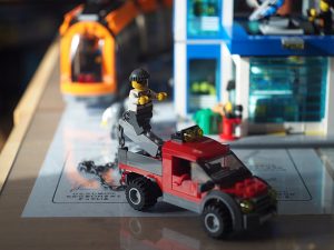 レゴシティ、ポリスステーション、脱走してる