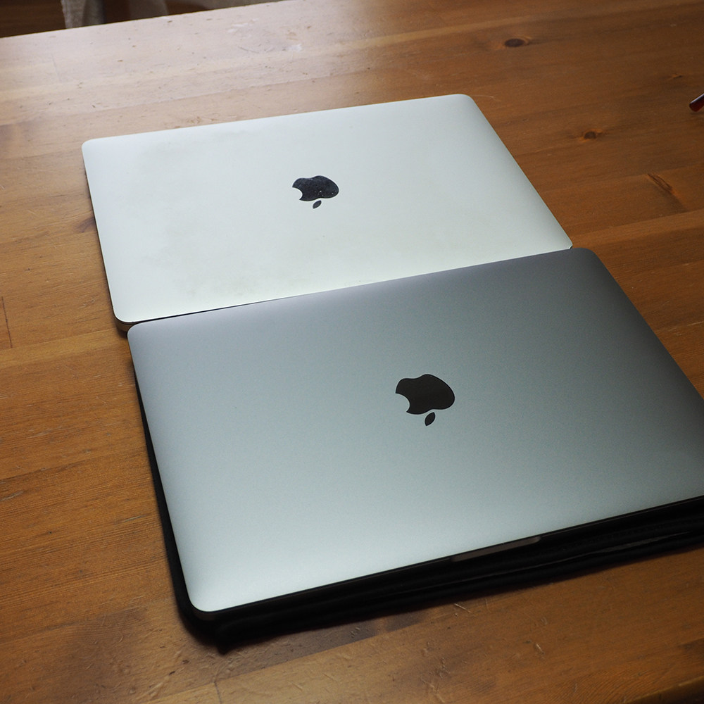 MacBookPro,13inch M2 2022