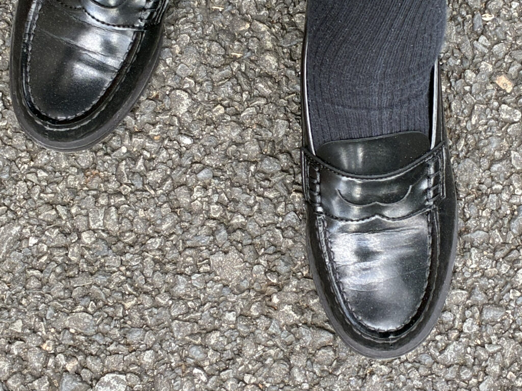 黒のローファー