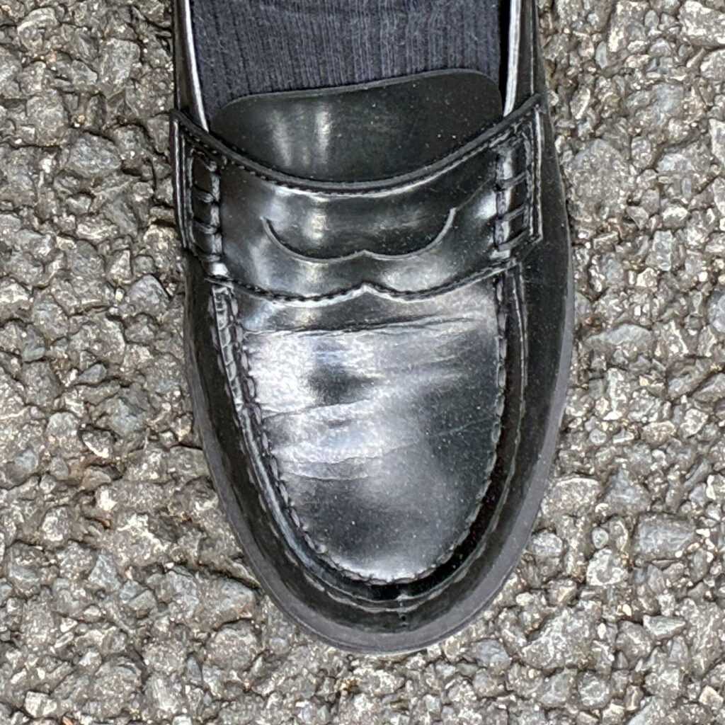 黒のローファー